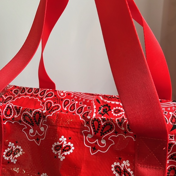 Supreme SS/21 Red Bandana Tarp Large Duffle Bag - Picture 7 of 14